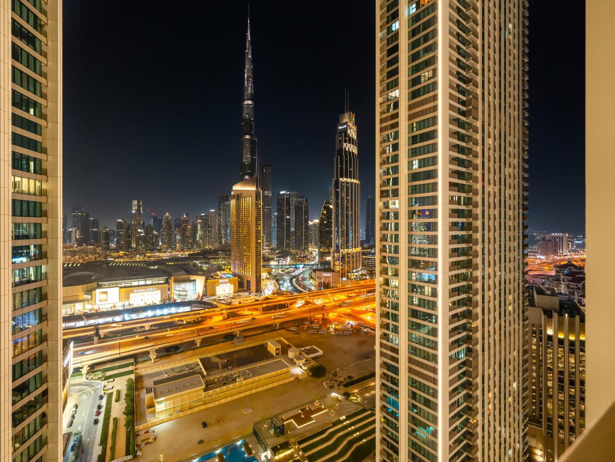 Lux 4bhk In Downtown, Burj Khalifa View Near Mall Dubai