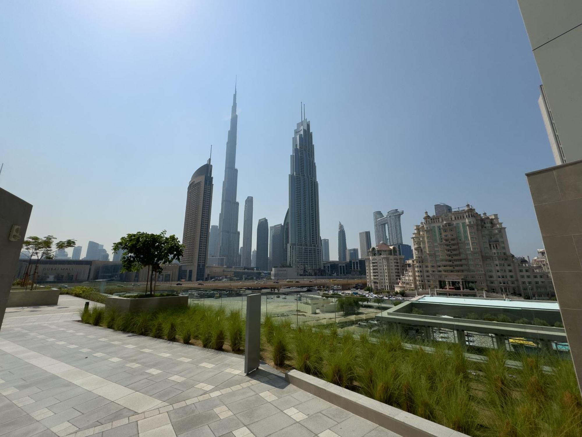 Lux 4bhk In Downtown, Burj Khalifa View Near Mall Dubai