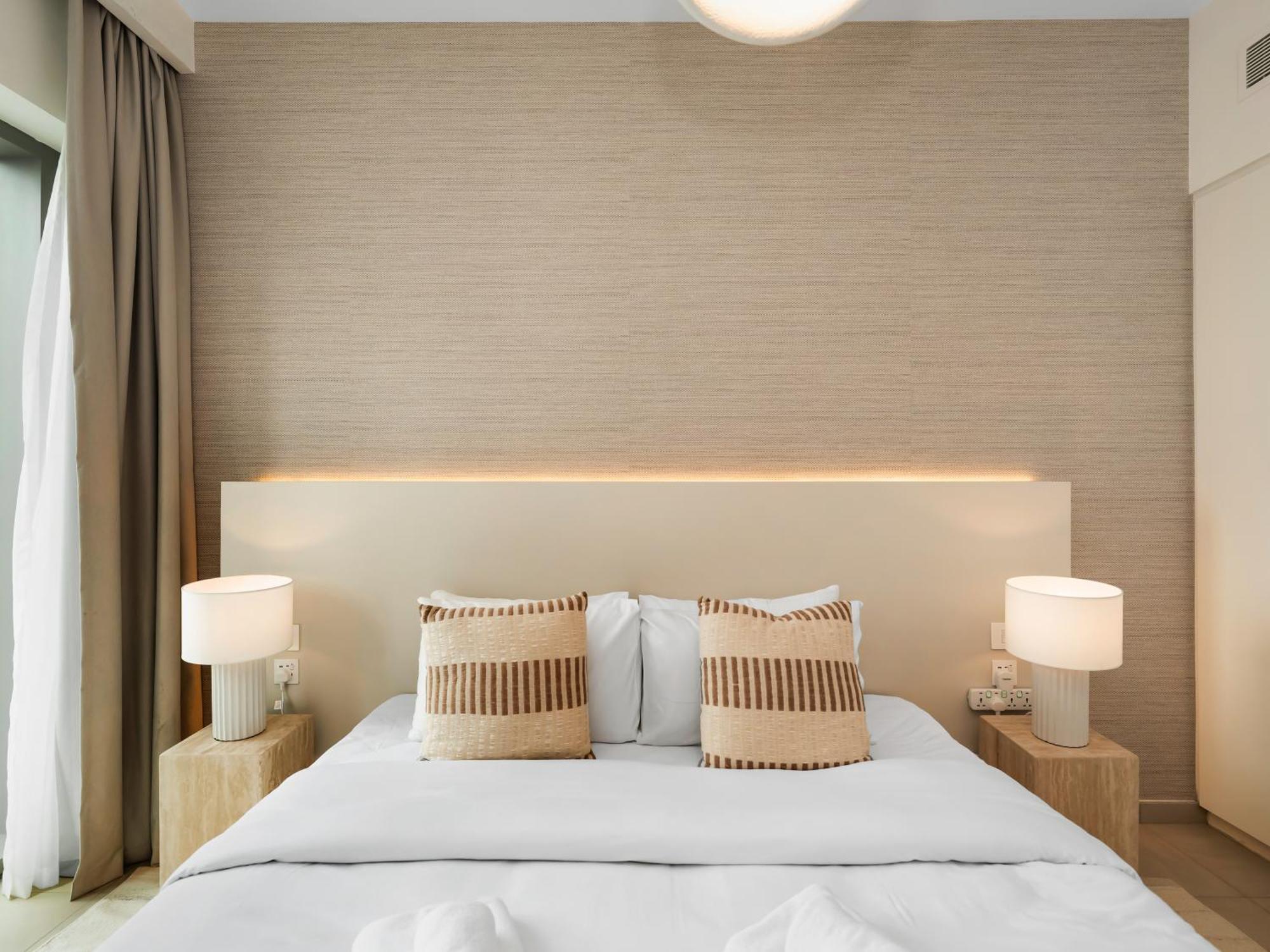 Lux 4bhk In Downtown, Burj Khalifa View Near Mall Dubai
