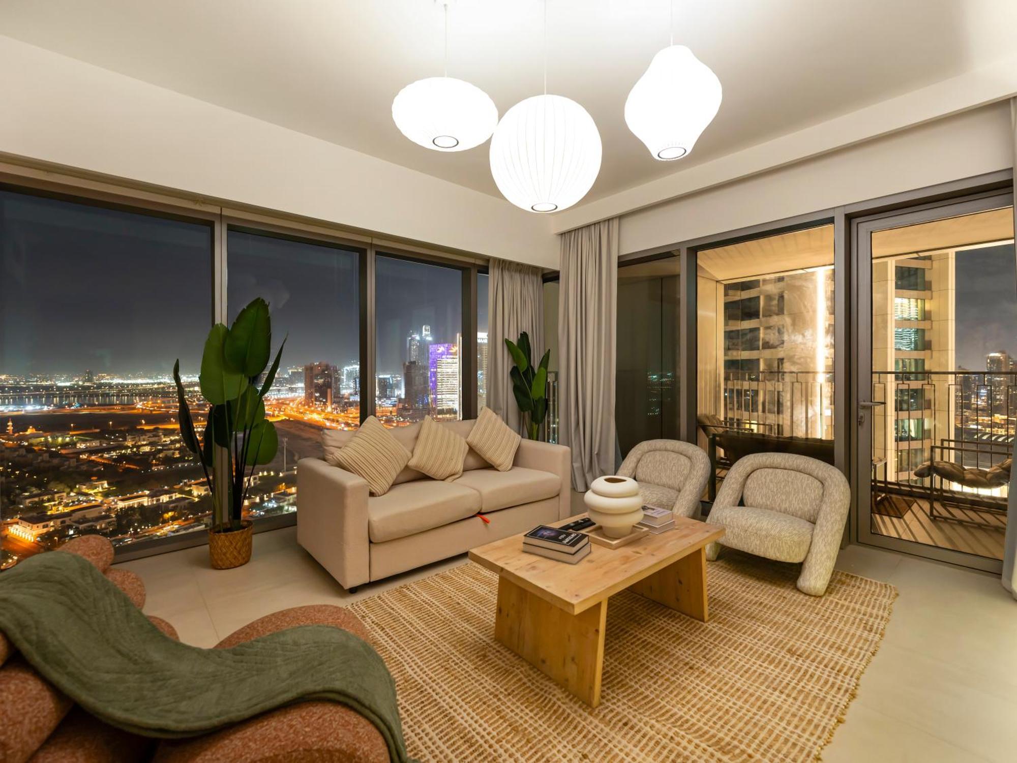 Lux 4bhk In Downtown, Burj Khalifa View Near Mall Dubai